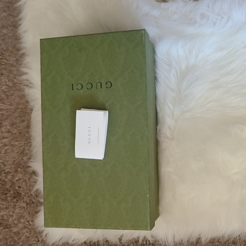 Gucci box
